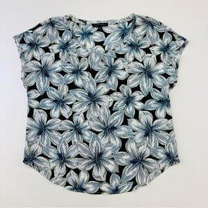 Banana Republic blue floral top shell Womens Small round neck sleeveless poly